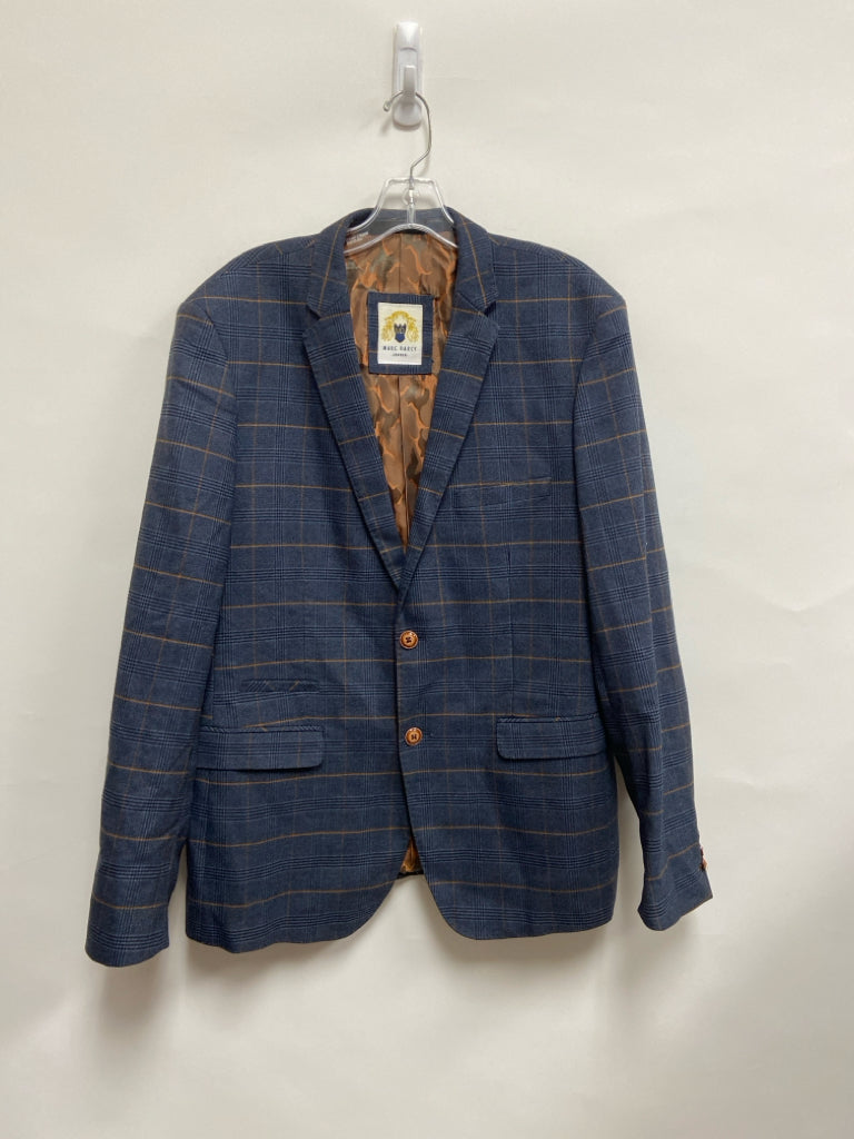 Size 44 Dark Navy Black/Tan Plaid Men&
