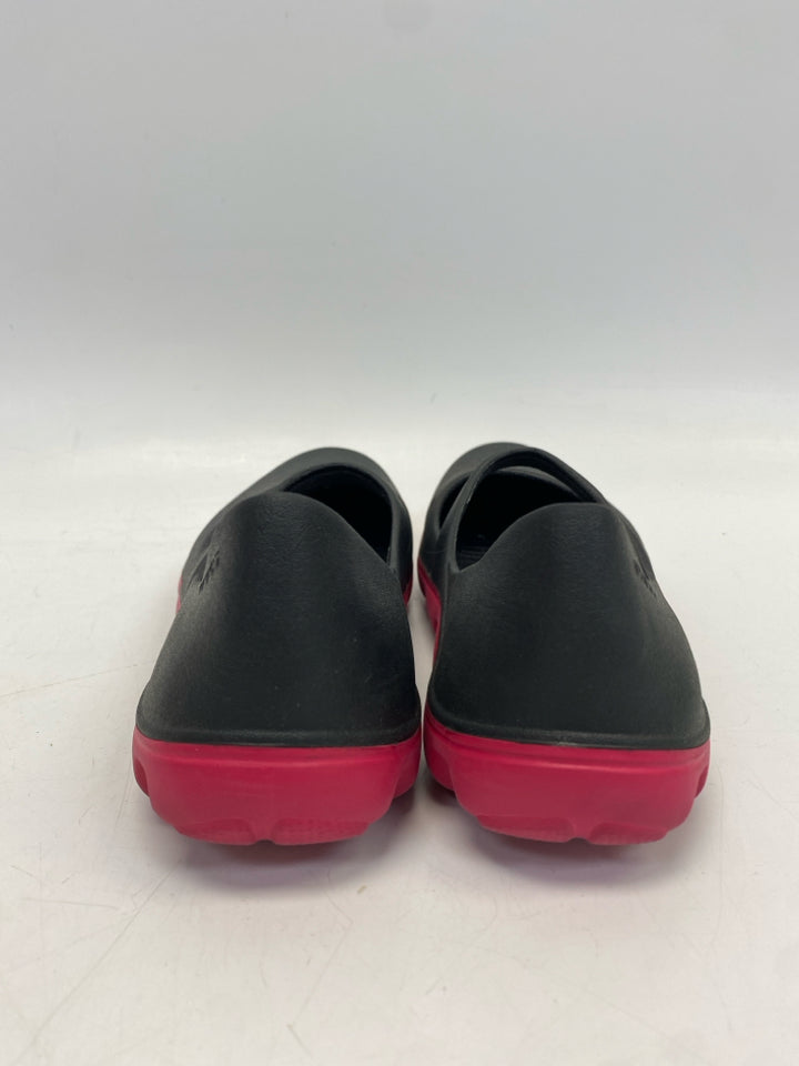 Crocs  Size 8 Black Fuchsia Trimmed Flats