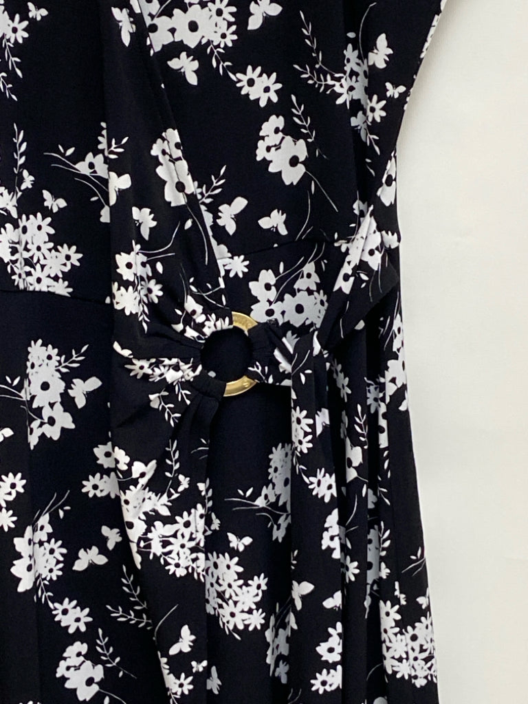 NWT Michael Kors Size S Black White Flowers Wrap Ladies Dress