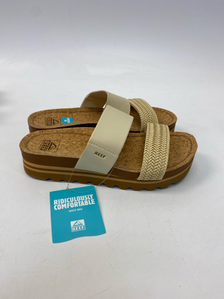 NWT Reef  Size 8 Beige Woven Sandals