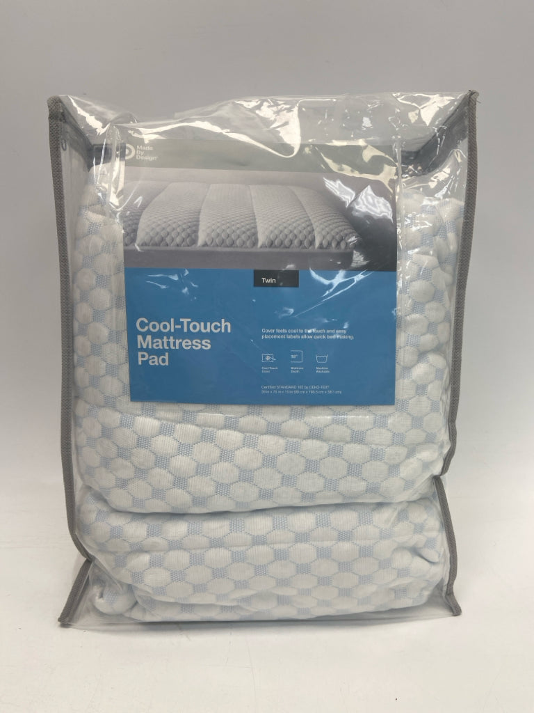 NEW/PKG Blue Silver Dots Mattress Pad