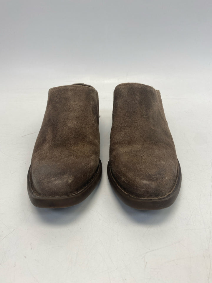Born US Shoe Size 6.5 Taupe Distressed Leather Boots