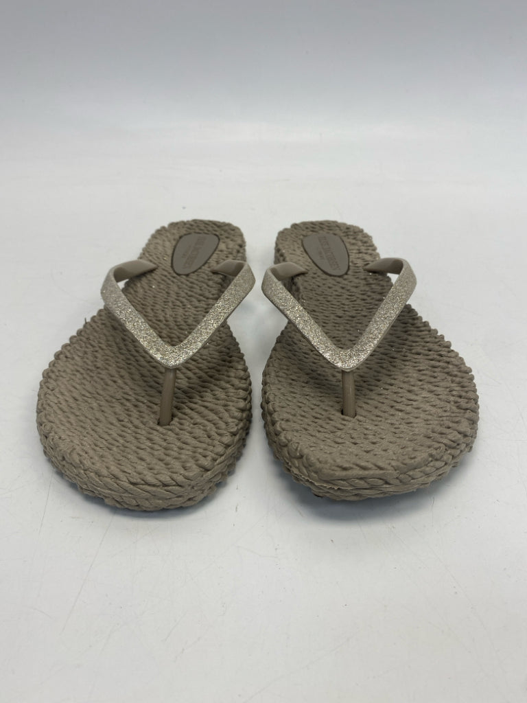 NWOT Ilse Jacobsen Hornbaek  Size 10 Taupe Gold Glitter Sandals
