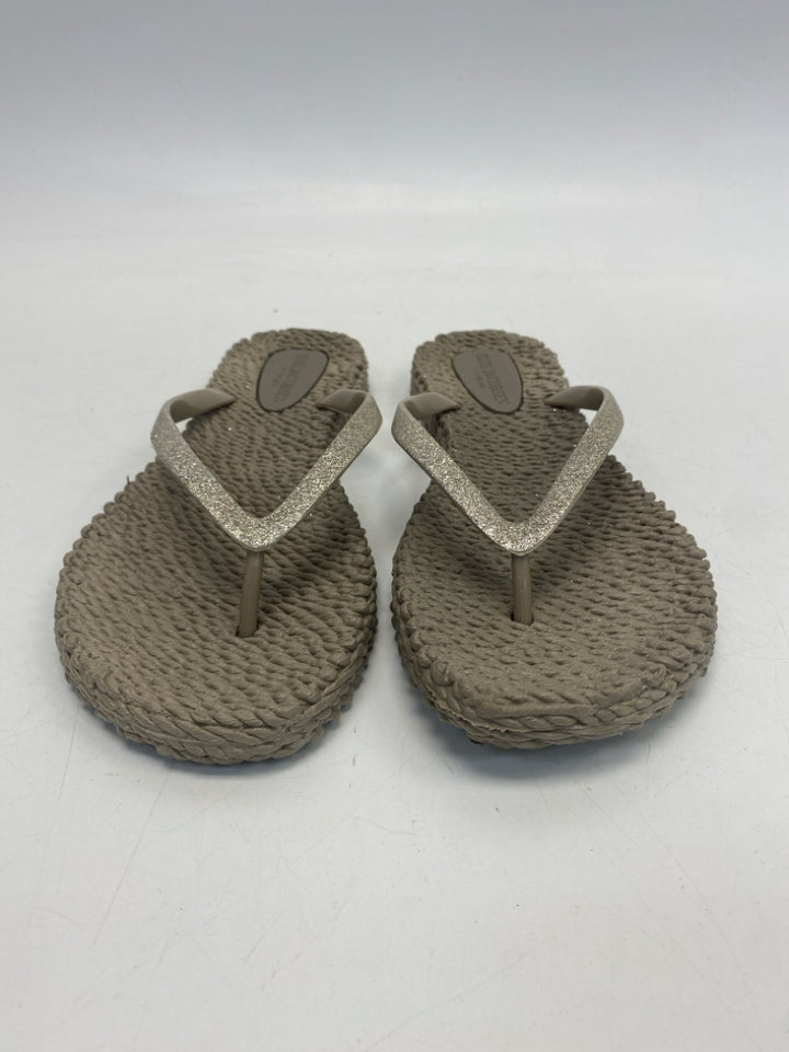 NWOT Ilse Jacobsen Hornbaek  Size 10 Taupe Gold Glitter Sandals