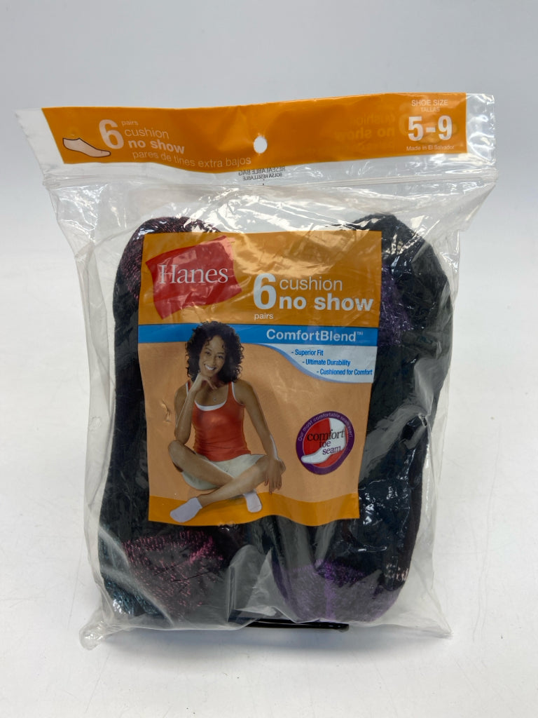 NEW/PKG Hanes Black Socks
