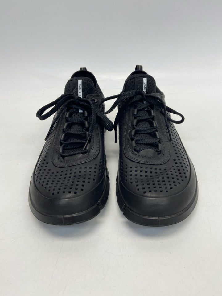 Ecco  Size 42 Black Perforated Sneakers