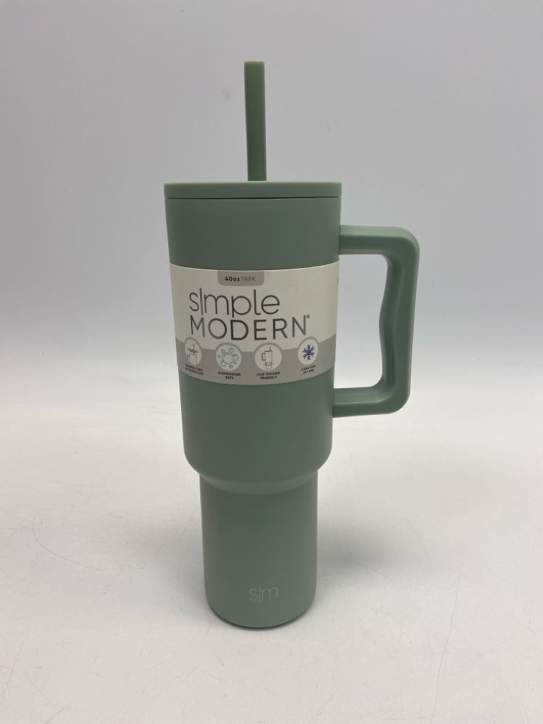 NEW Simple Modern Sage Tumbler