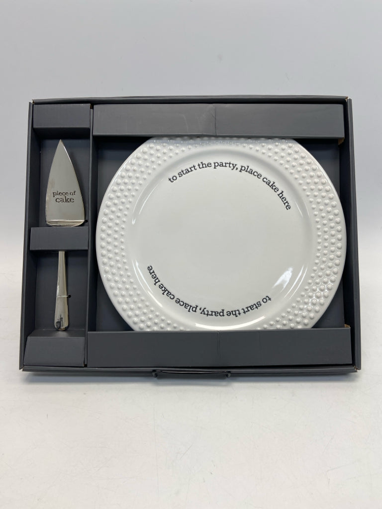 NEW/BOX White Beaded Cake Plate/Stand