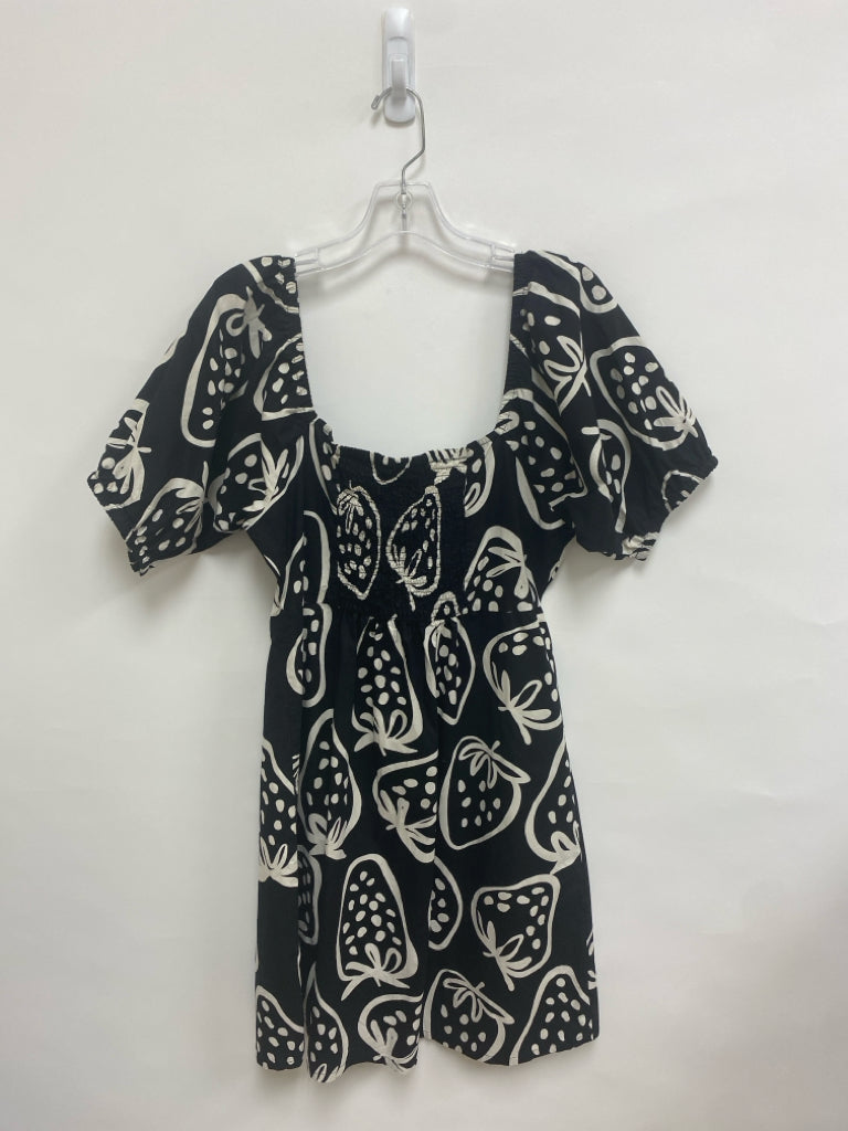COMPANIA FANTASTICA Size L Black Cream Strawberries Puff Sleeve Ladies Dress