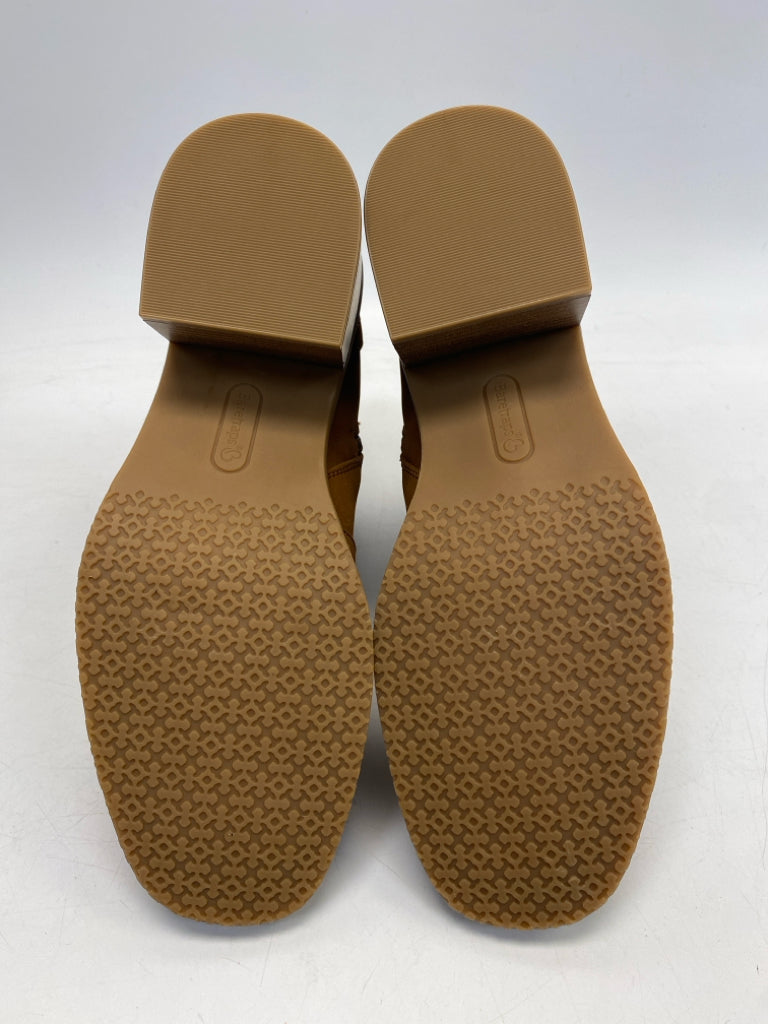 NWOT Bare Traps US Shoe Size 10 Brown Boots