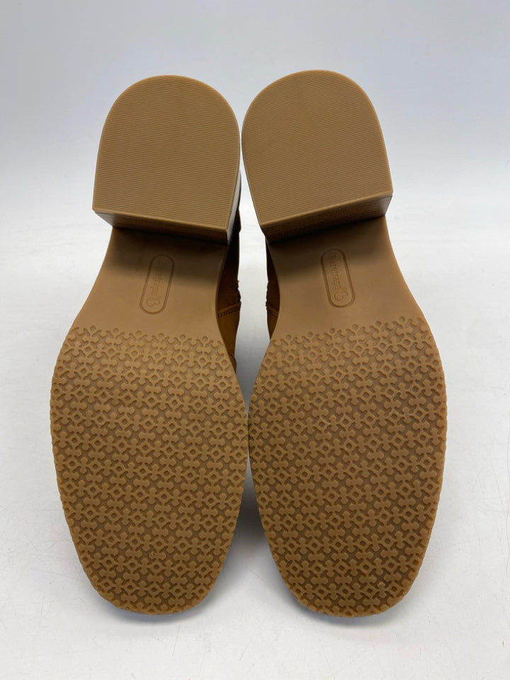 NWOT Bare Traps US Shoe Size 10 Brown Boots