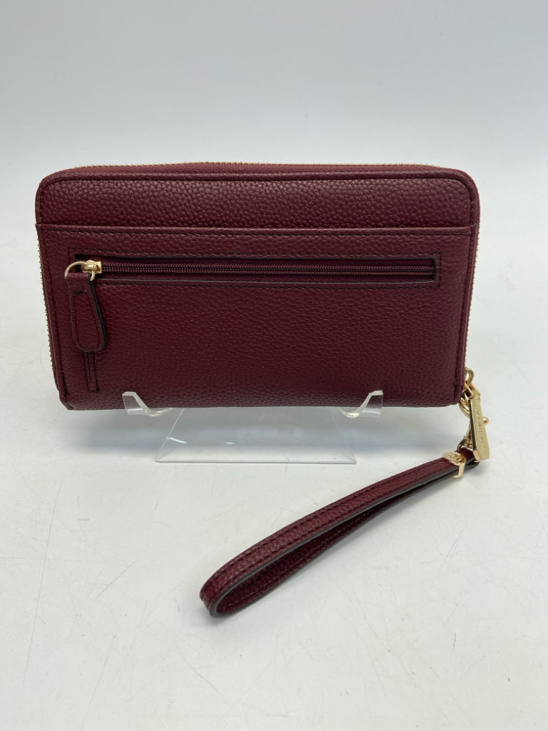 Liz Claiborne Burgundy Wristlet