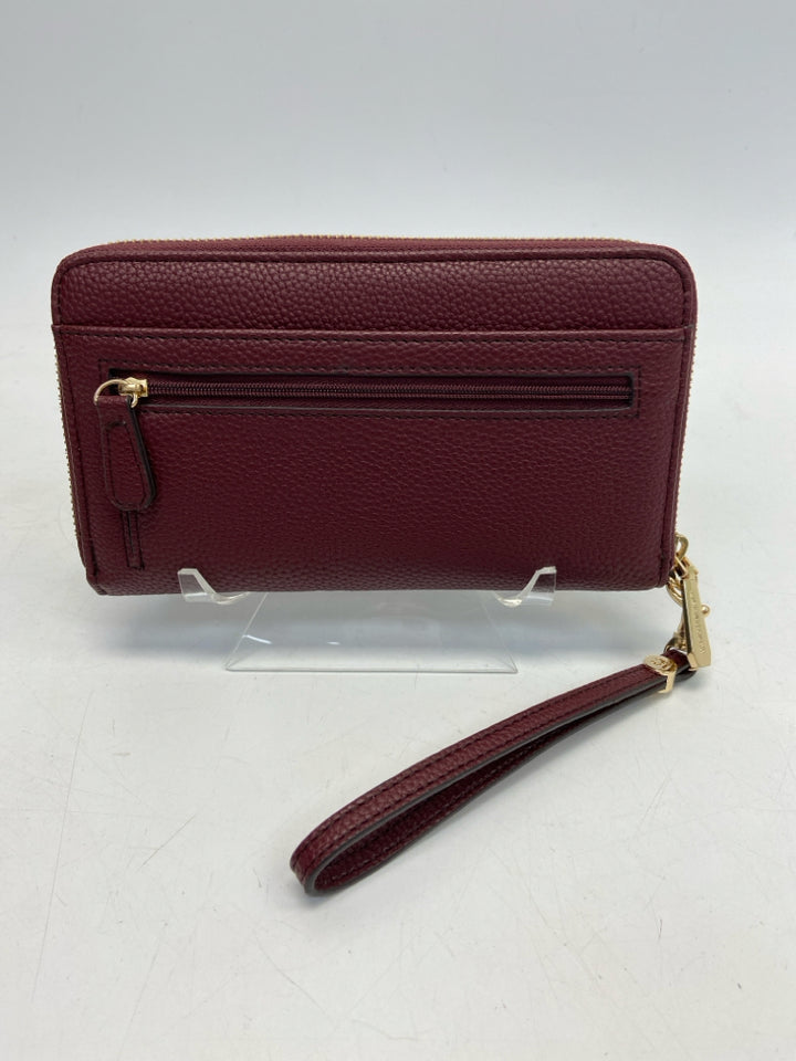 Liz Claiborne Burgundy Wristlet