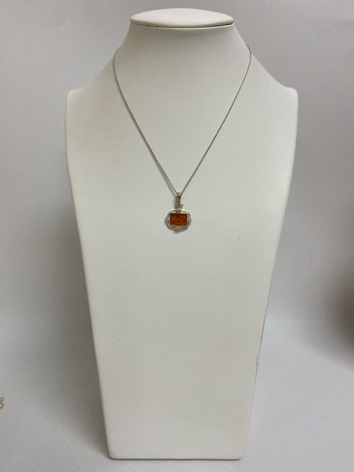 NWT Silver Brown Square Necklace