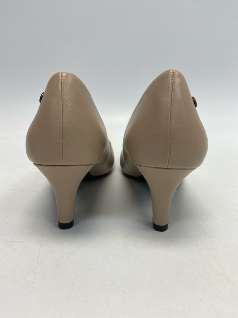 NWOT Life Stride  Size 10 Tan Heels