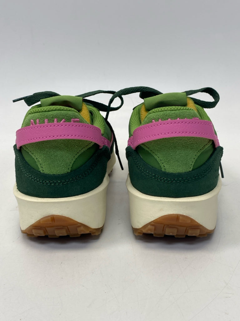 NWOT Nike  Size 9 Green Pink Lace-up Sneakers