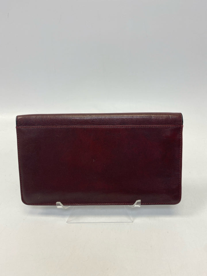Sport Gold Pfeil Cordovan Clutch