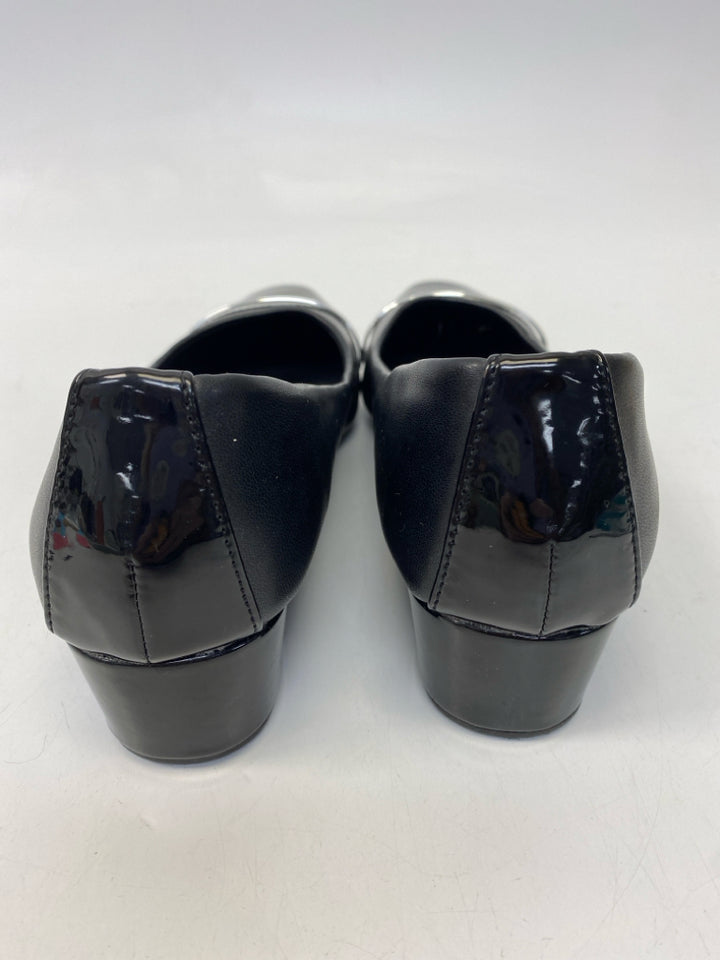 Anne Klein  Size 8 Black Wedge