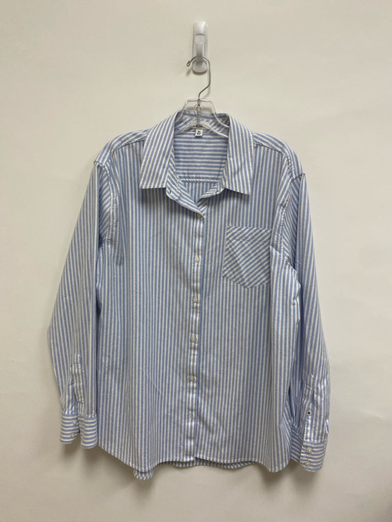 Crown &amp; Ivy Size XL White/Blue Stripes Button Up Ladies Top