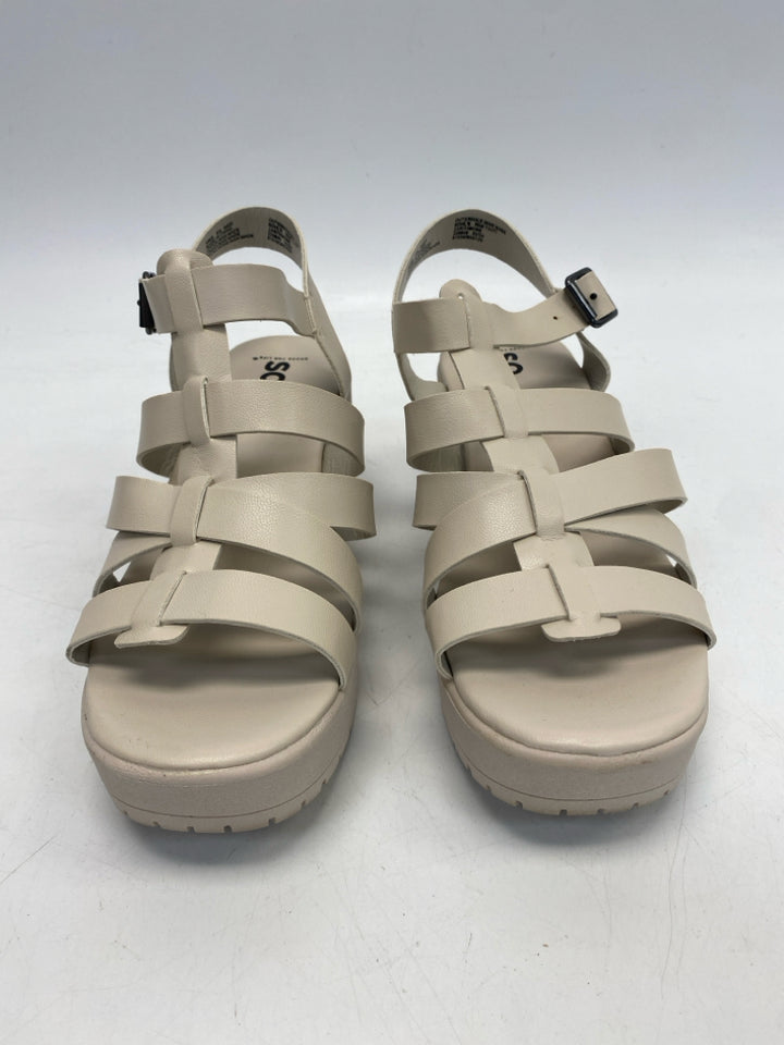 So  Size 8.5 Bone Sandals