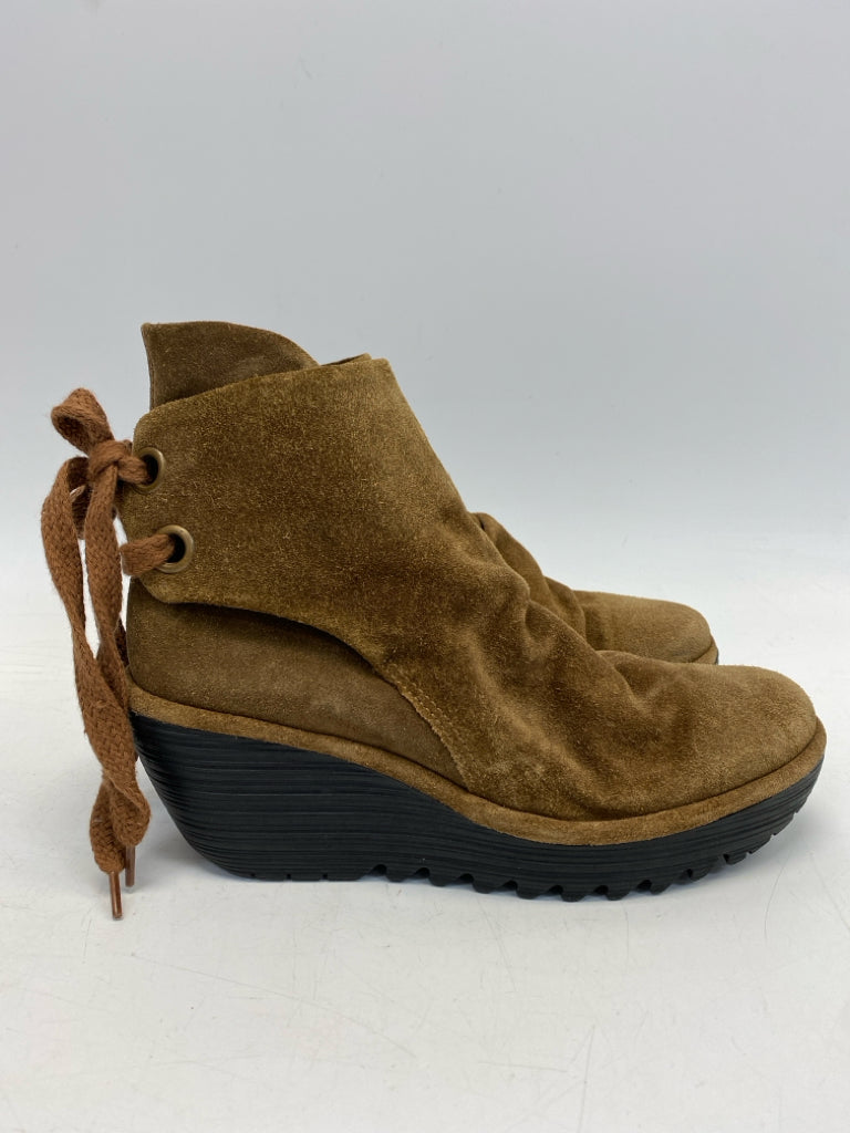 Fly London EU Shoe Size 39 Camel Boots