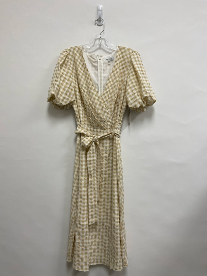 NWT Kensie Size L Beige/White Checkered V Neck Seersucker Ladies Dress