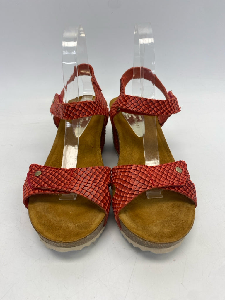 NWOT Ericmichael  Size 39 Dark Coral Embossed Sandals