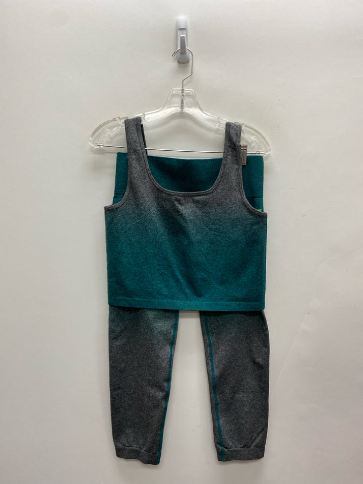 Size M Gray Green Gradient Athletic 2pc