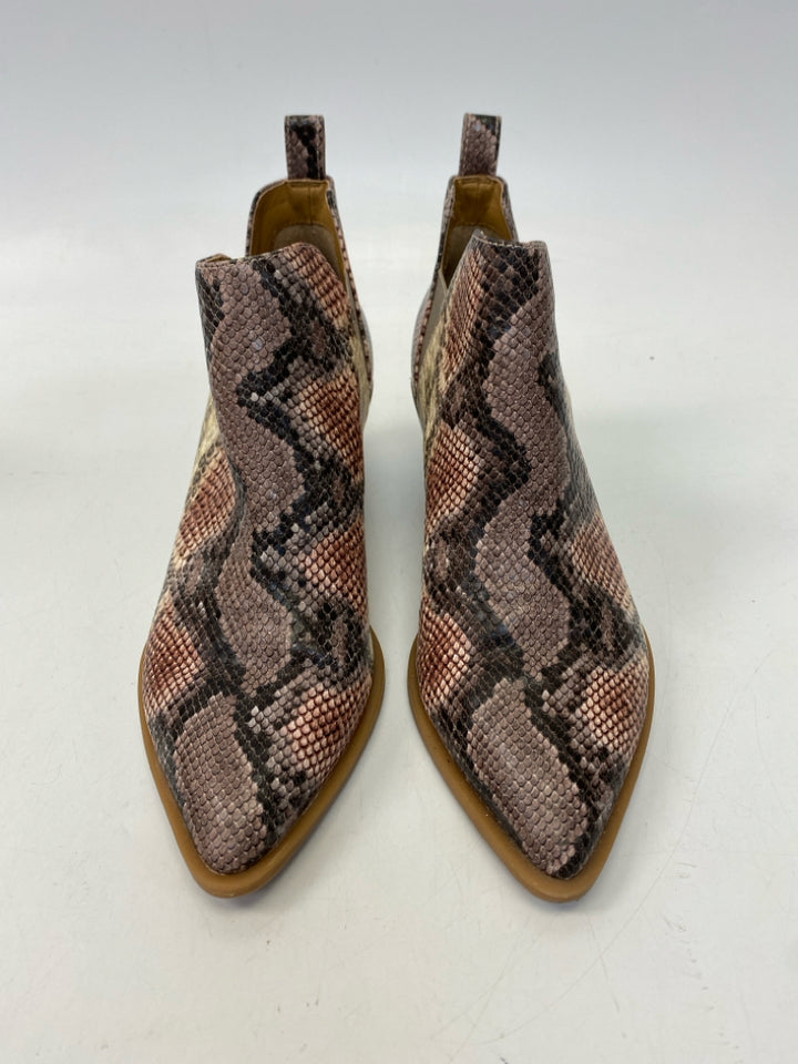 Dolce Vita  Size 8 Brown Black/Cream Snakeprint Boots