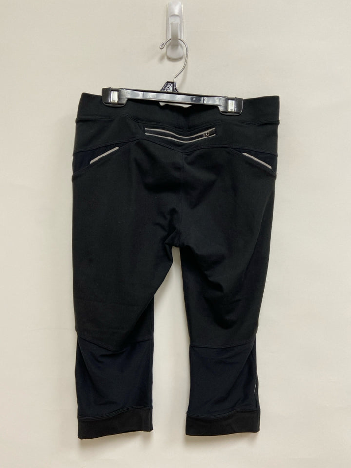 Athleta Size M Black Cropped Athletic Leggings