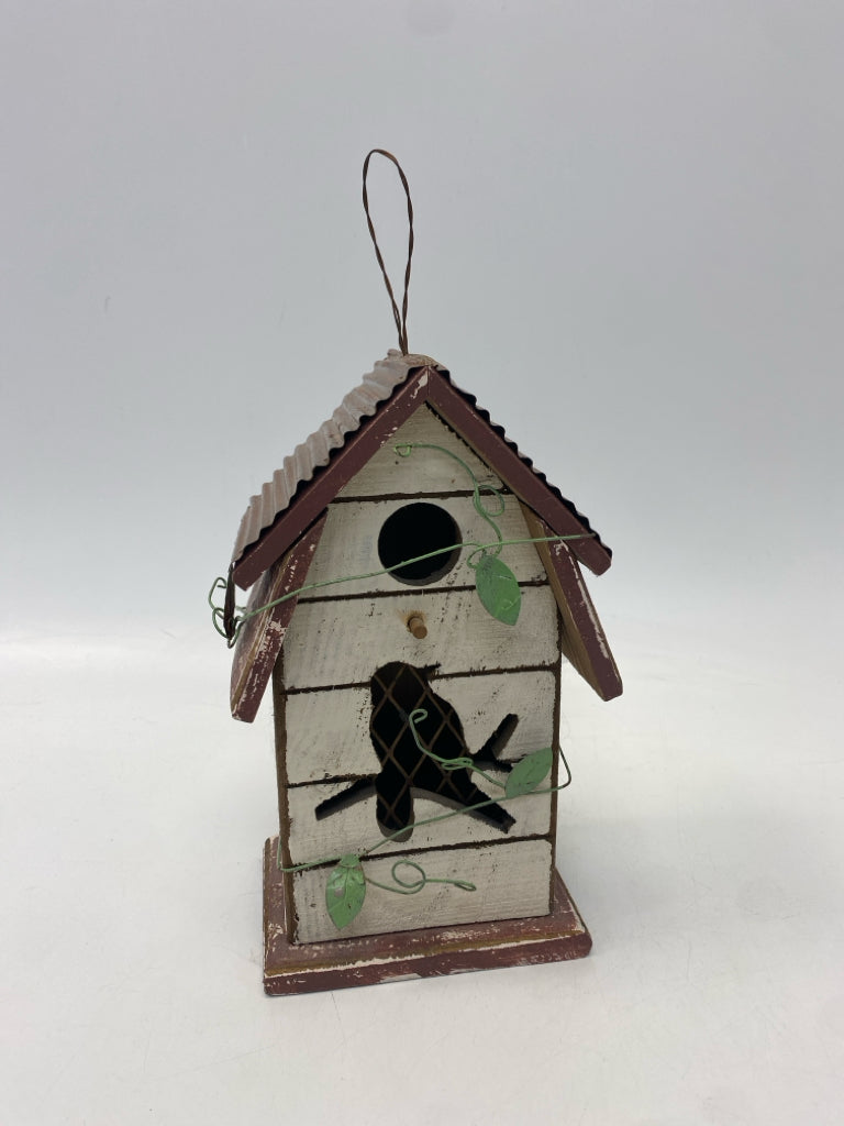Brown/Cream Birdhouse