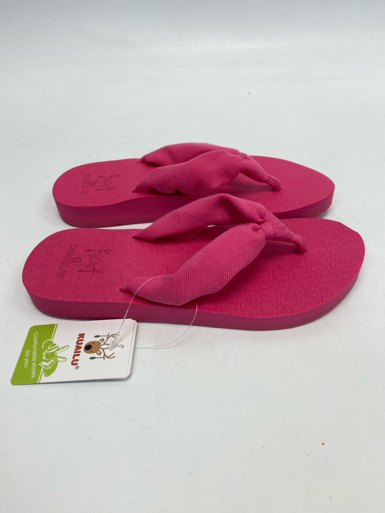 NWT  Size 7.5 Hot Pink Sandals