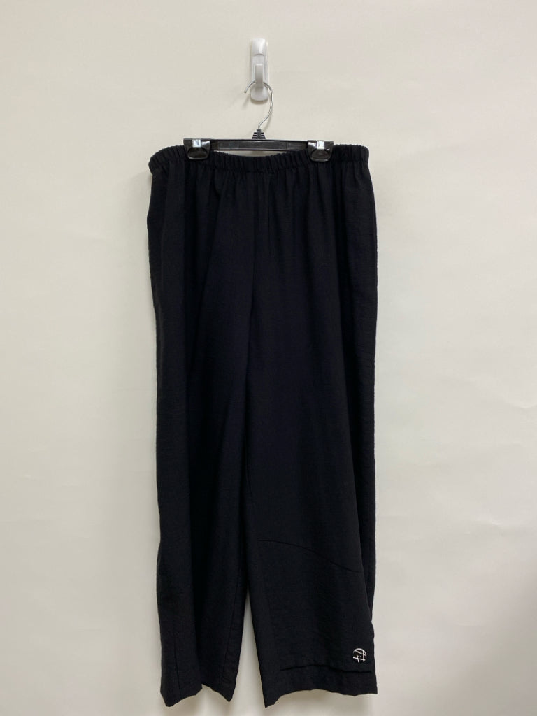 Size M Black Ladies Pants