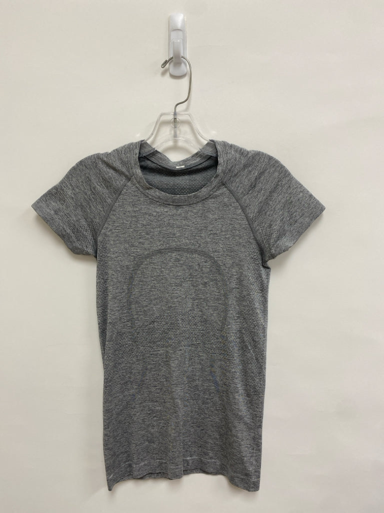 Lululemon Size 4 Gray Athletic Top