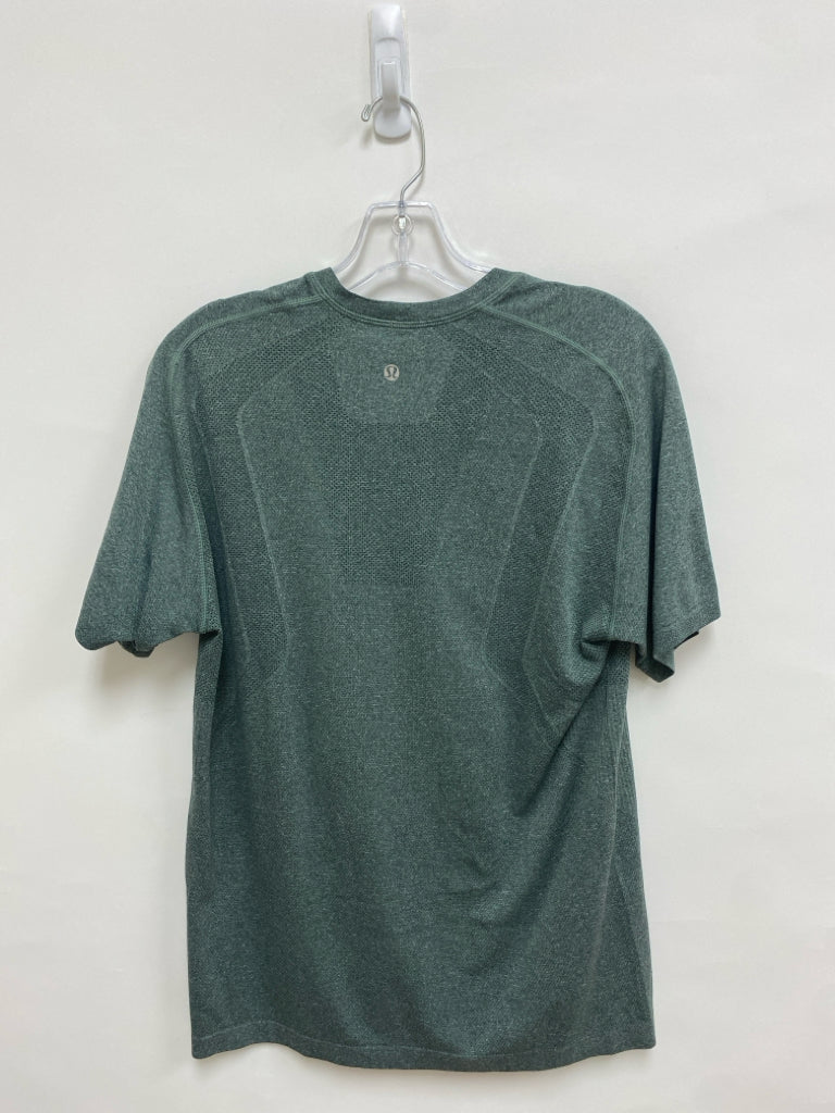 Lululemon Size M Green Perforated Men&