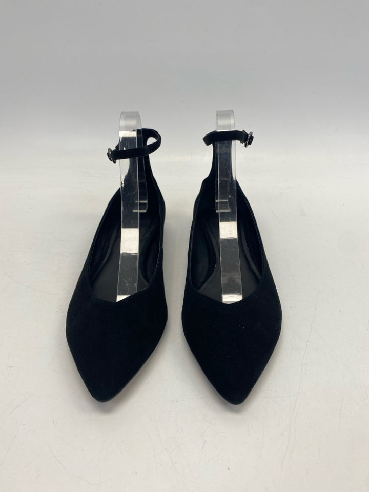 Banana Republic  Size 8.5 Black Flats