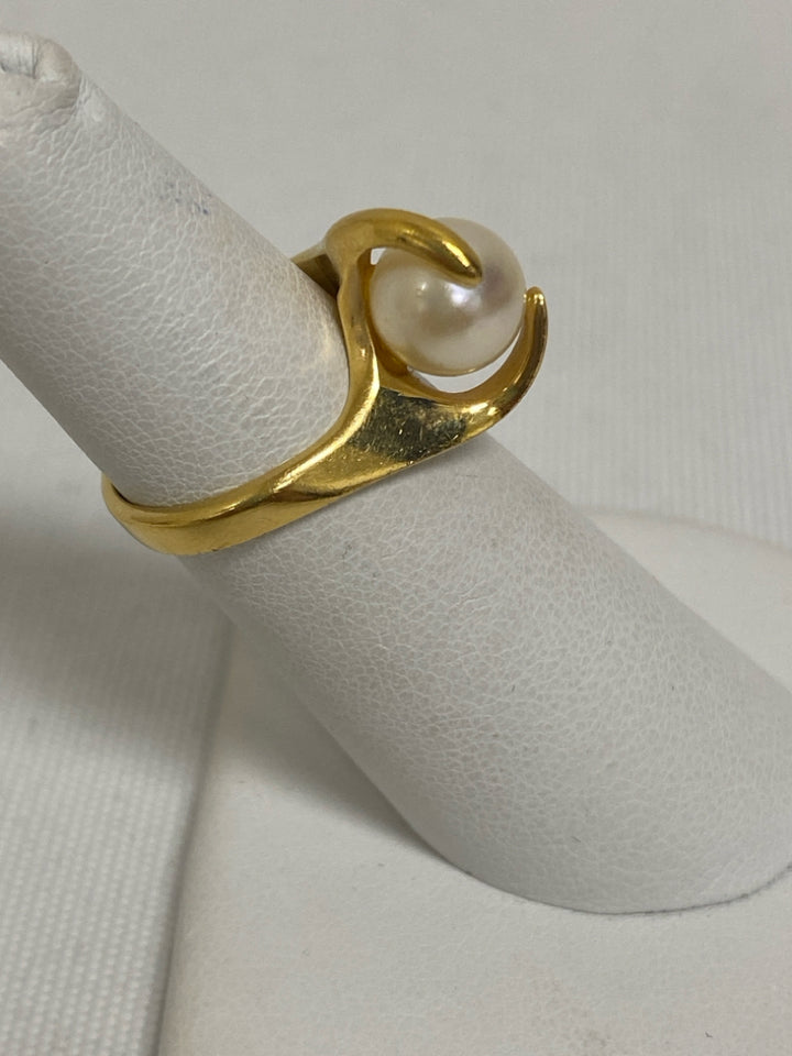 Gold Pearl Ring