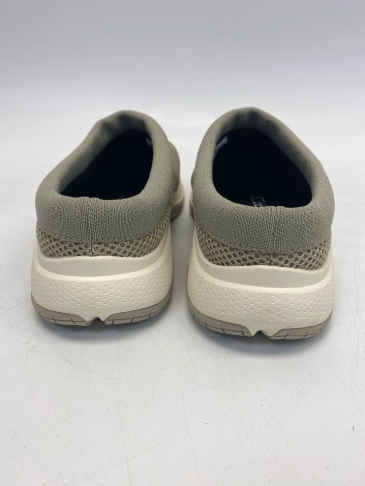 NWOT Merrell US Shoe Size 8 Brown Perforated Sneakers