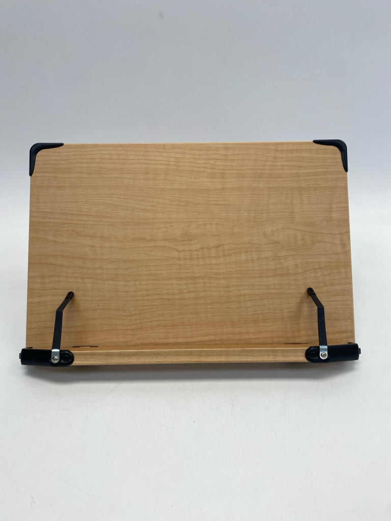 Natural Easel