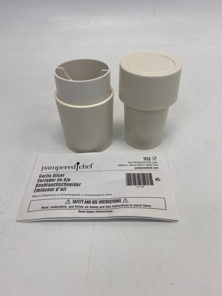 NWOT Pampered Chef White Misc. Kitchen