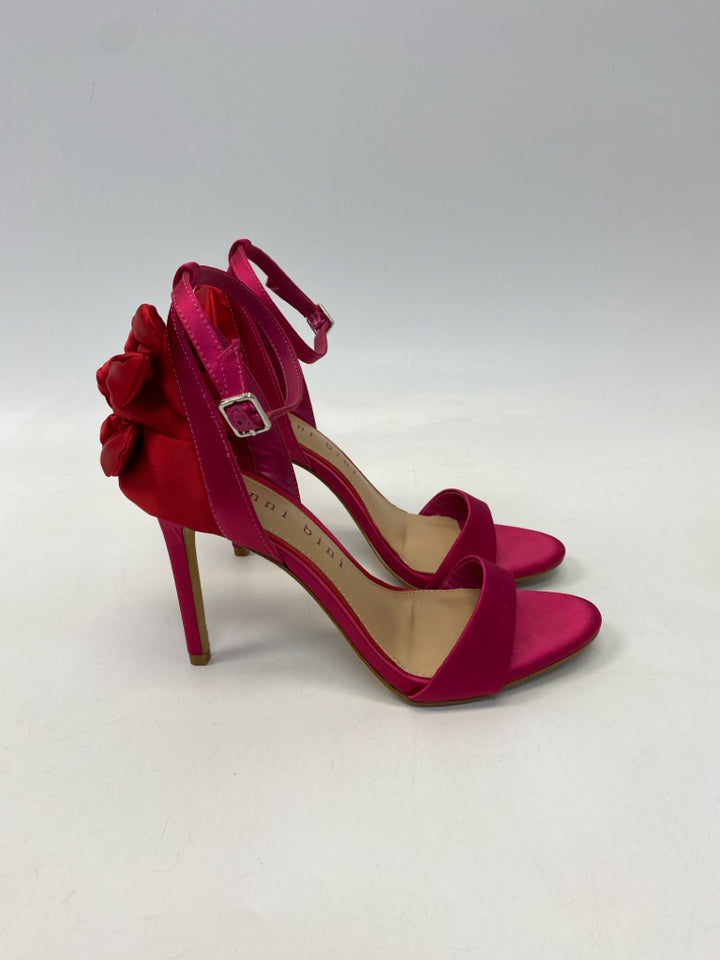 Gianni Bini  Size 7.5 Hot Pink Red Sandals