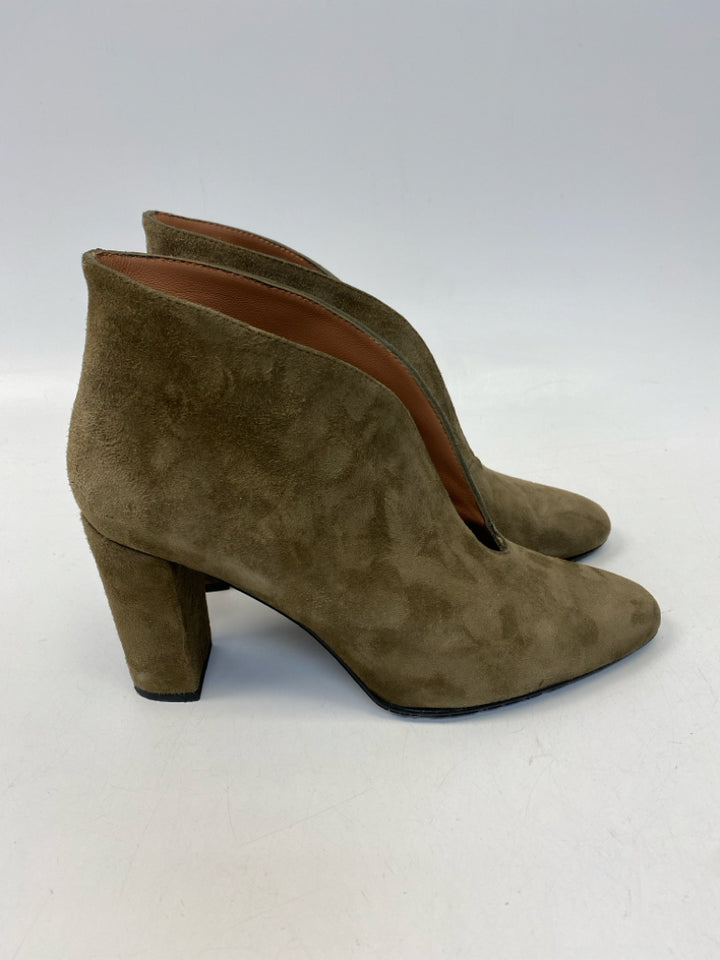 EU Shoe Size 38.5 US Shoe Size 8.5 Brown Suede Heels