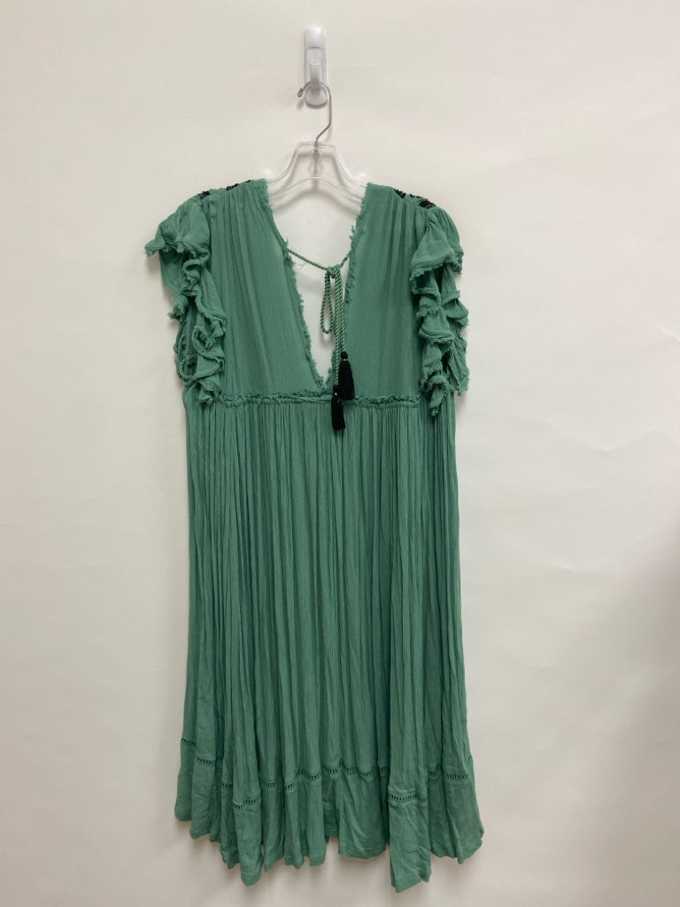 Free People Size XS Seafoam Black Crinkle Sleeveless Embroidered Ladies Dress