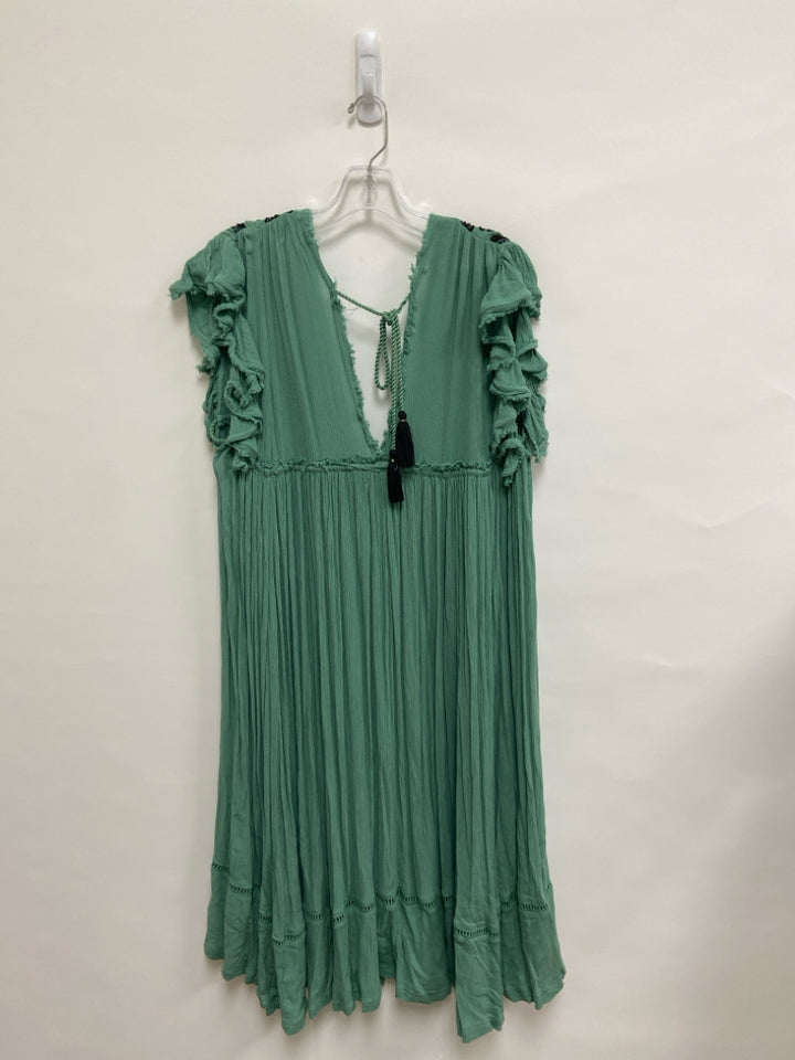 Free People Size XS Seafoam Black Crinkle Sleeveless Embroidered Ladies Dress