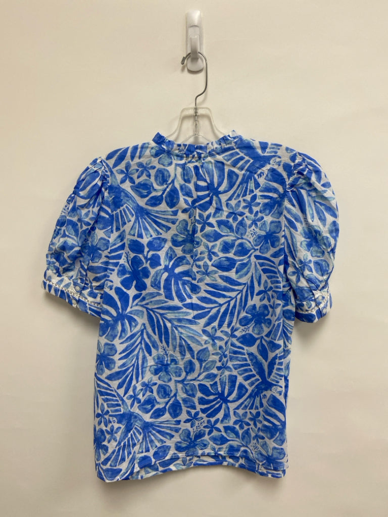 NWT Crown &amp; Ivy Size L Blue White Flowers Ladies Top