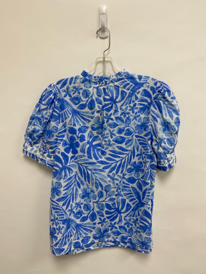 NWT Crown &amp; Ivy Size L Blue White Flowers Ladies Top