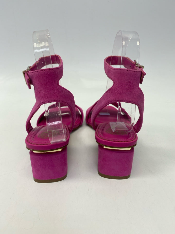 VINCE CAMUTO  Size 6 Fuchsia Suede Sandals