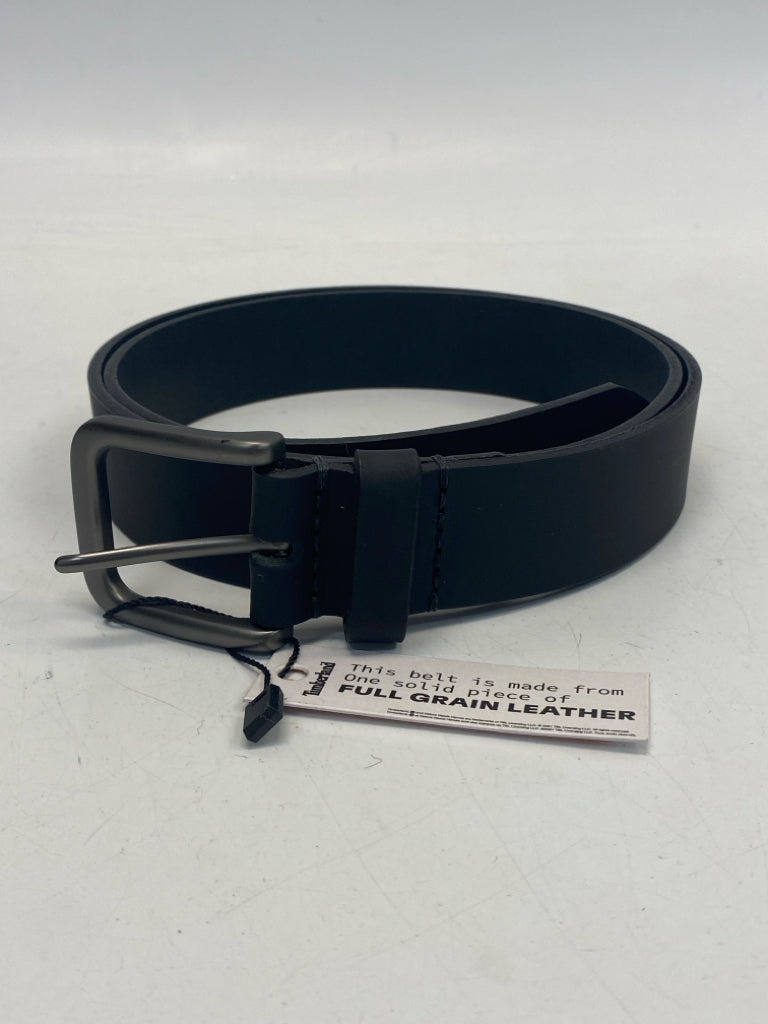 NWT Timberland Size 38 Black Men&