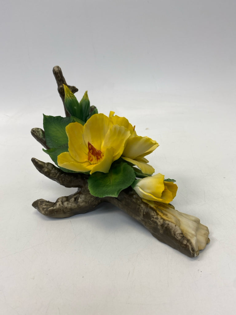 Capodimonte Yellow Green Figurine