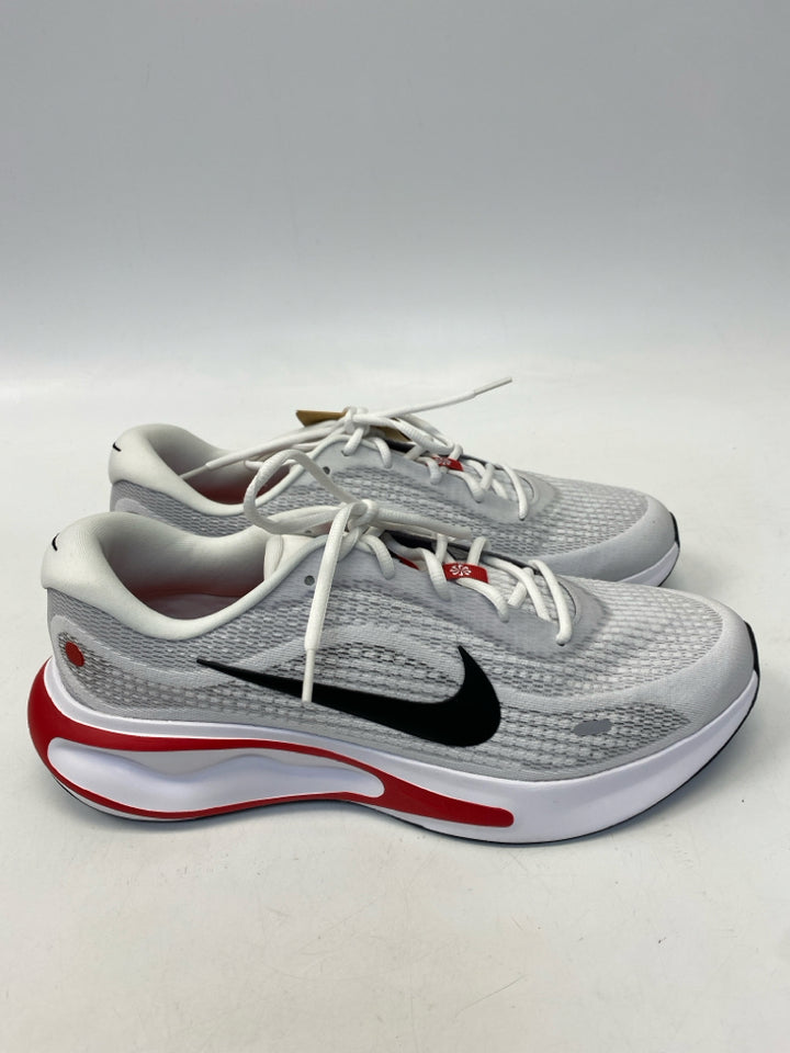 NWT Nike Size 13 White Gray Lace-Up Men&